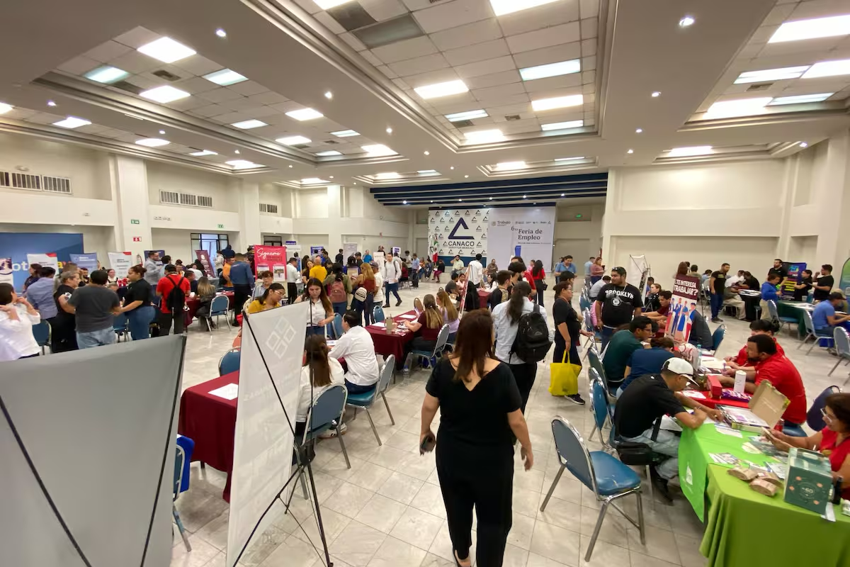Más de 46 empresas participan en feria de empleo, enfocada en personas con discapacidad