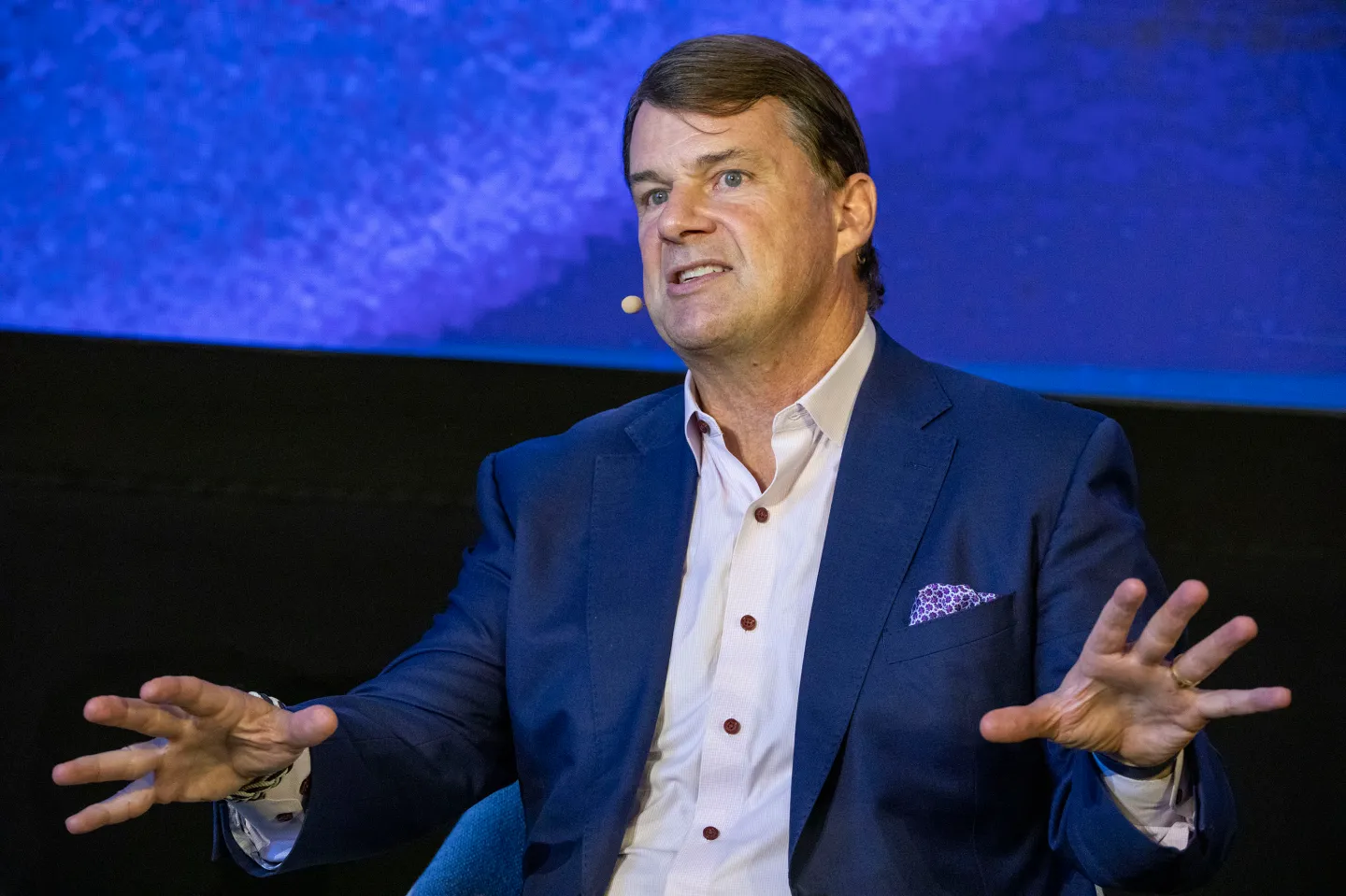 Jim Farley, CEO de Ford, reconoce que BYD está 25 años por delante y que costará recuperar el tiempo perdido