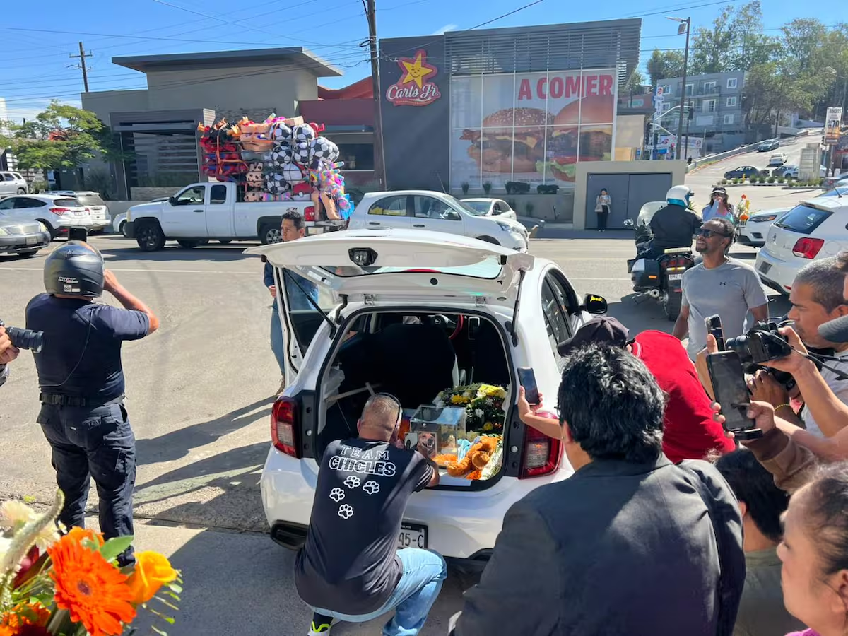 Tijuana despide a “Chicles”, el perro símbolo del running local
