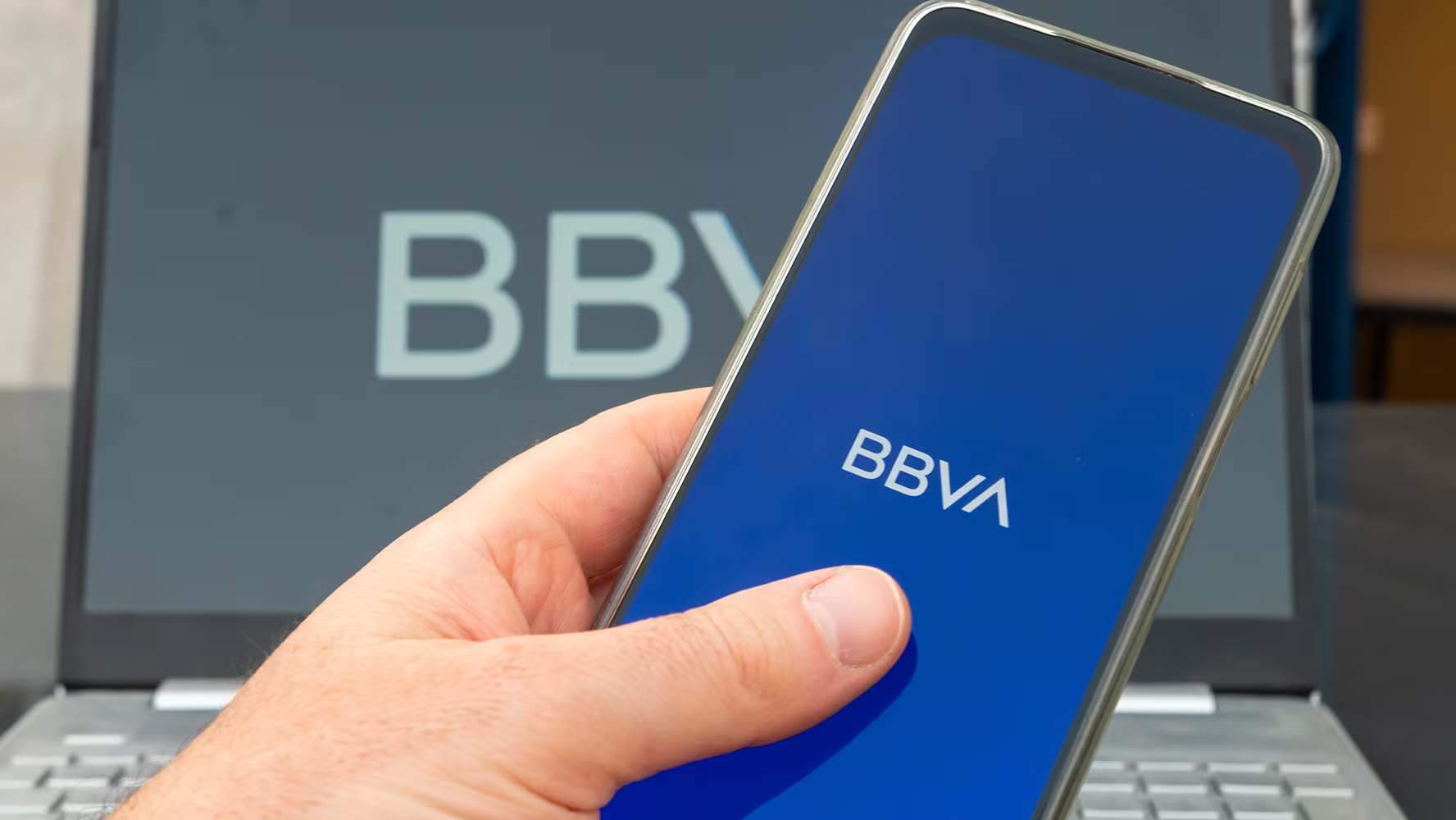 BBVA México defiende su nueva app con IA tras críticas: “en poco tiempo terminarán amándola”
