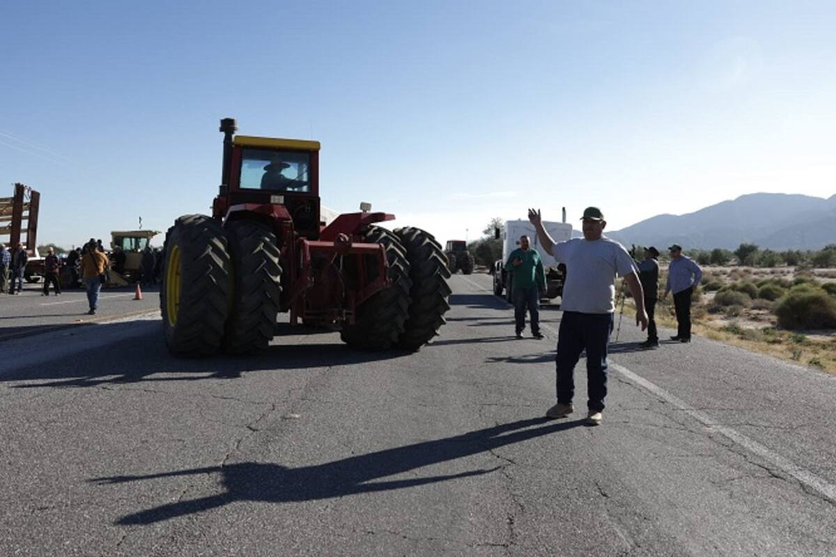 Agricultores del Valle de Mexicali cumplen cuatro días de bloqueo en carretera a San Luis Río Colorado