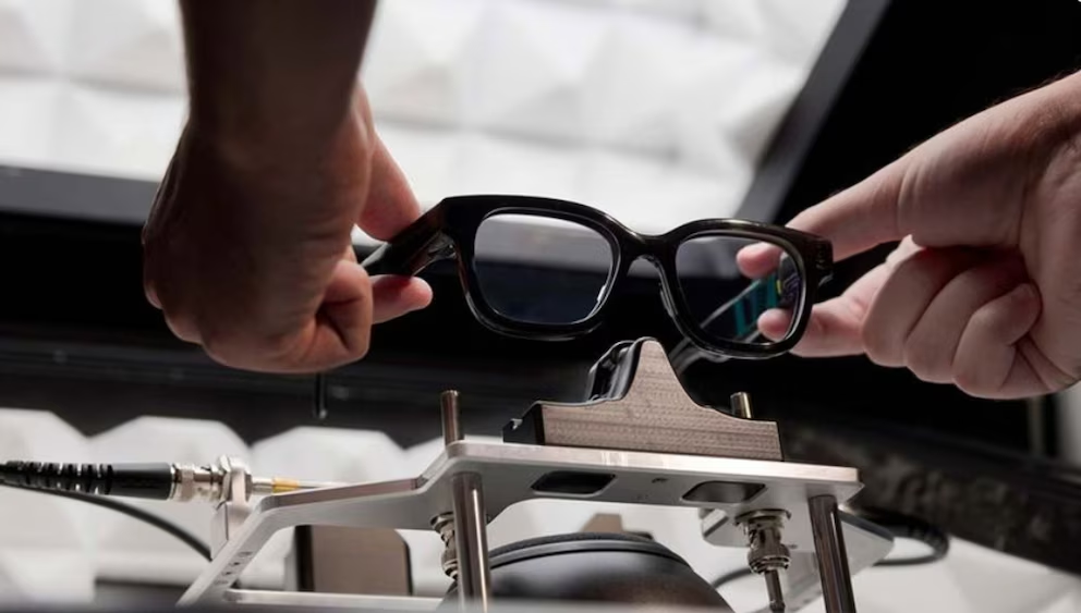 Google regresa con gafas inteligentes en 2026: IA Gemini y pantalla monocular microLED