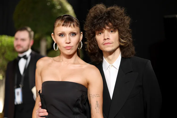 Miley Cyrus comprometida con Maxx Morando: conoce al baterista californiano de 27 años