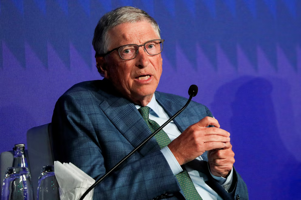 Bill Gates revela carreras que la IA no podrá reemplazar y recomienda estudiar en 2026