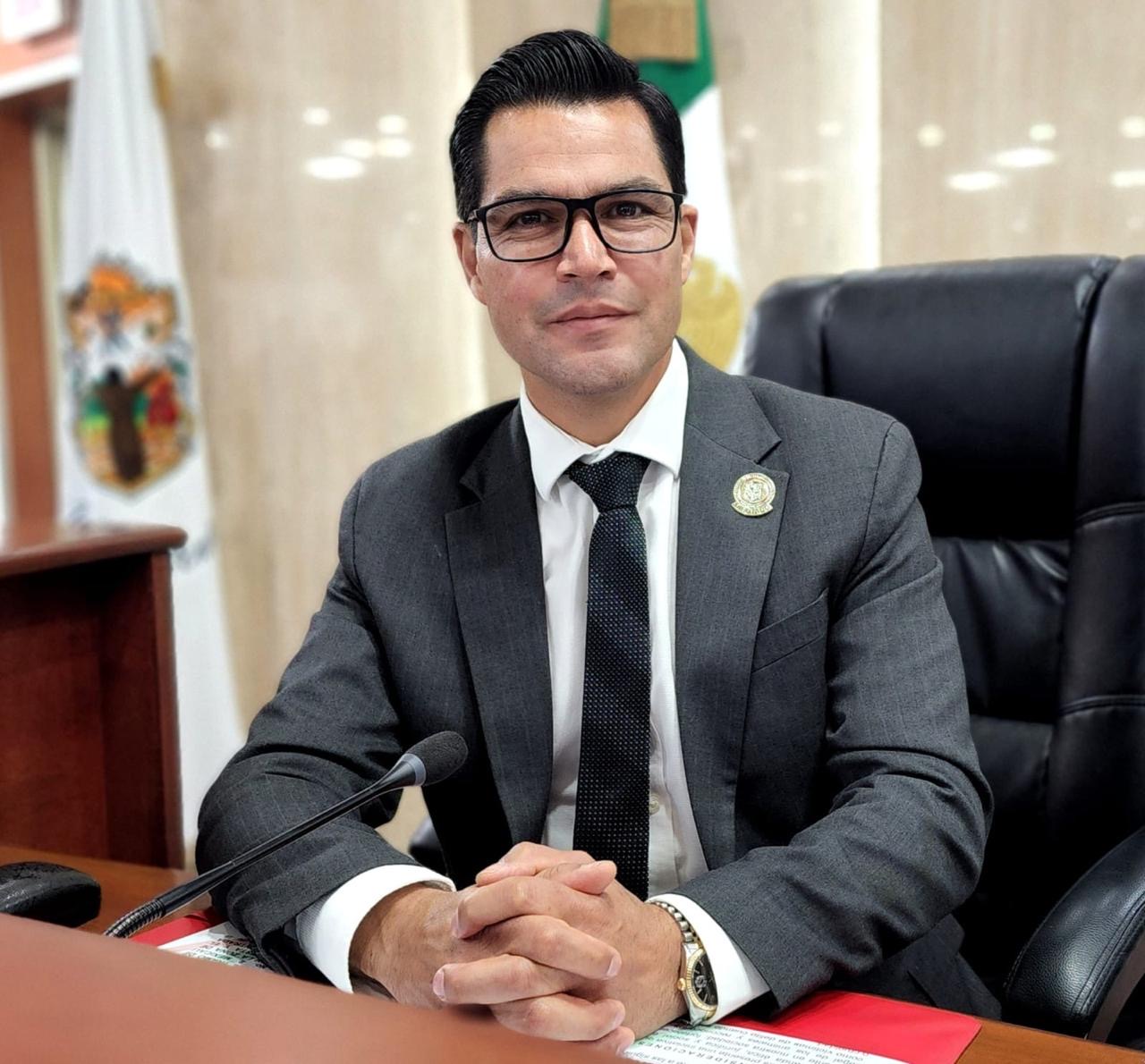 Diputado Humberto Valle propone reforma para fortalecer protección legal de los animales en BC