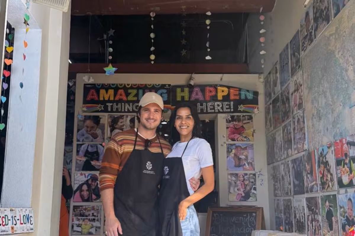 Diego Boneta visita fundación en Tijuana