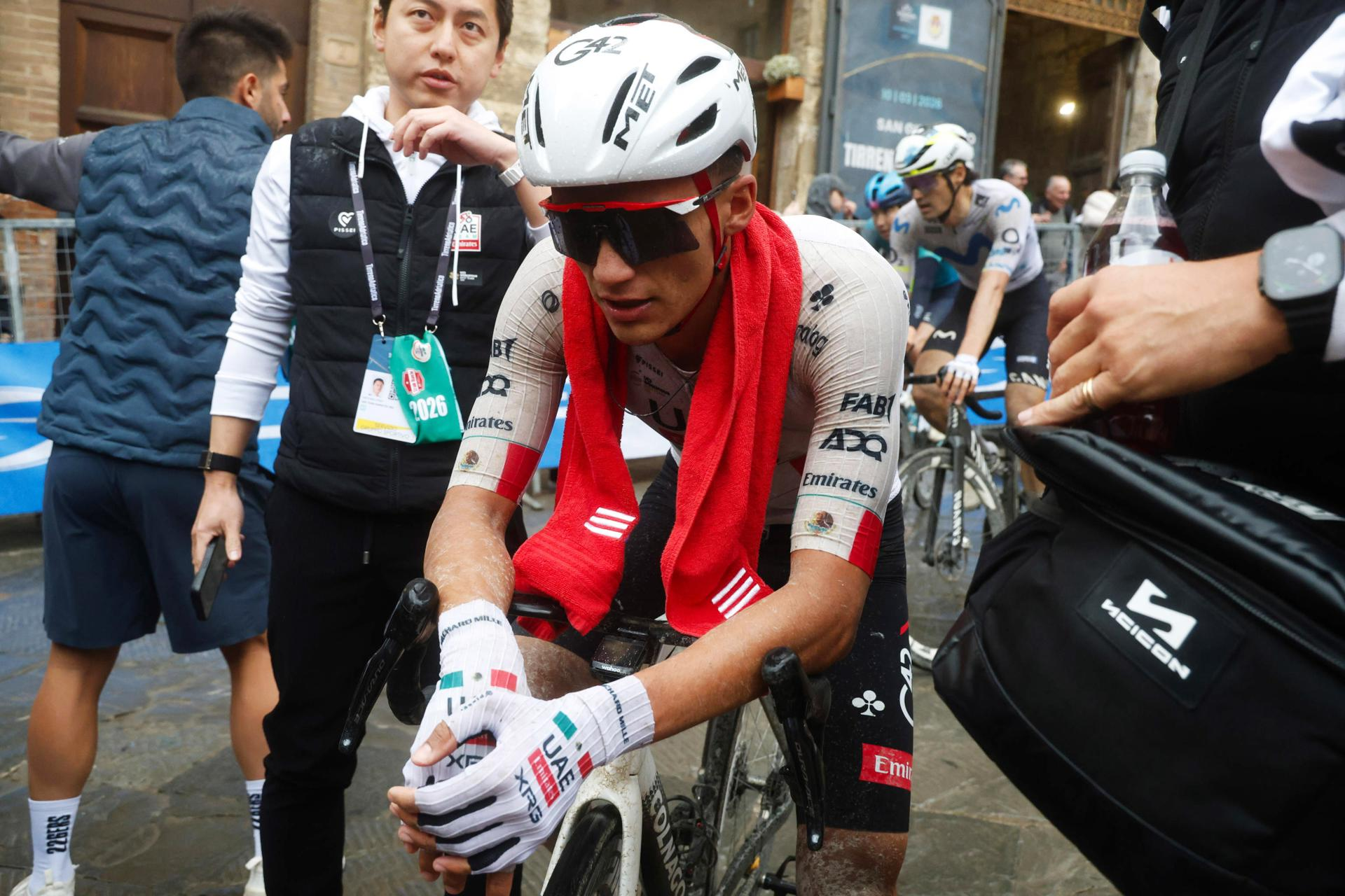 Isaac del Toro abandona la Itzulia Basque Country tras fuerte caída