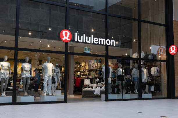 Demanda en EE.UU. acusa a Lululemon por químicos en prendas