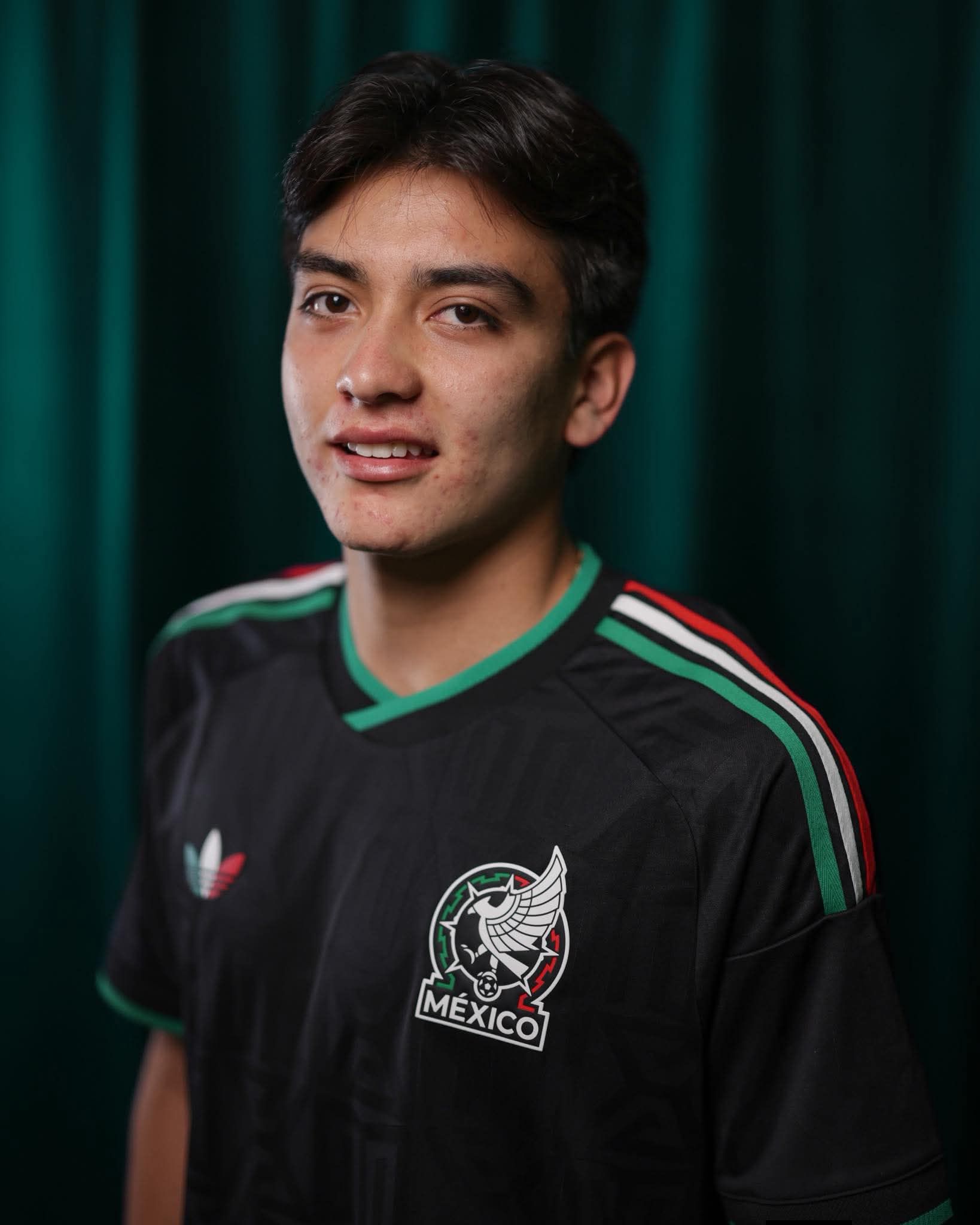 México presenta su tercer uniforme para el Mundial 2026