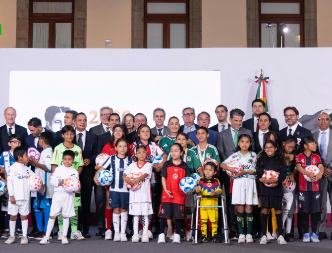 Liga MX impulsará más escuelas de futbol para niñas y niños en todo México
