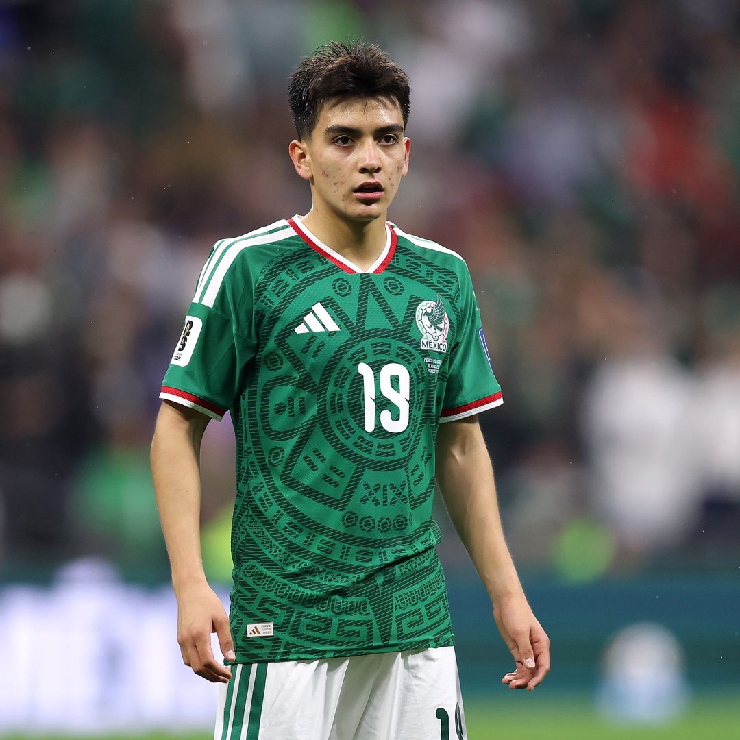 Javier “Chicharito” Hernández elogia a Gilberto Mora y pide que dé el salto a Europa