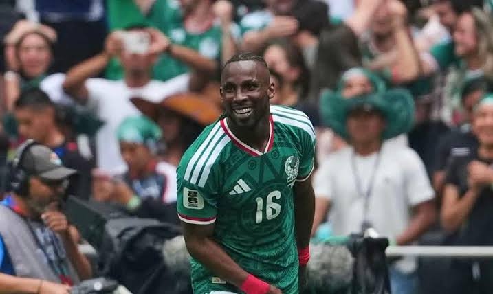 Revelan la razón por la que Javier Aguirre sustituyó a Julián Quiñones ante Inglaterra