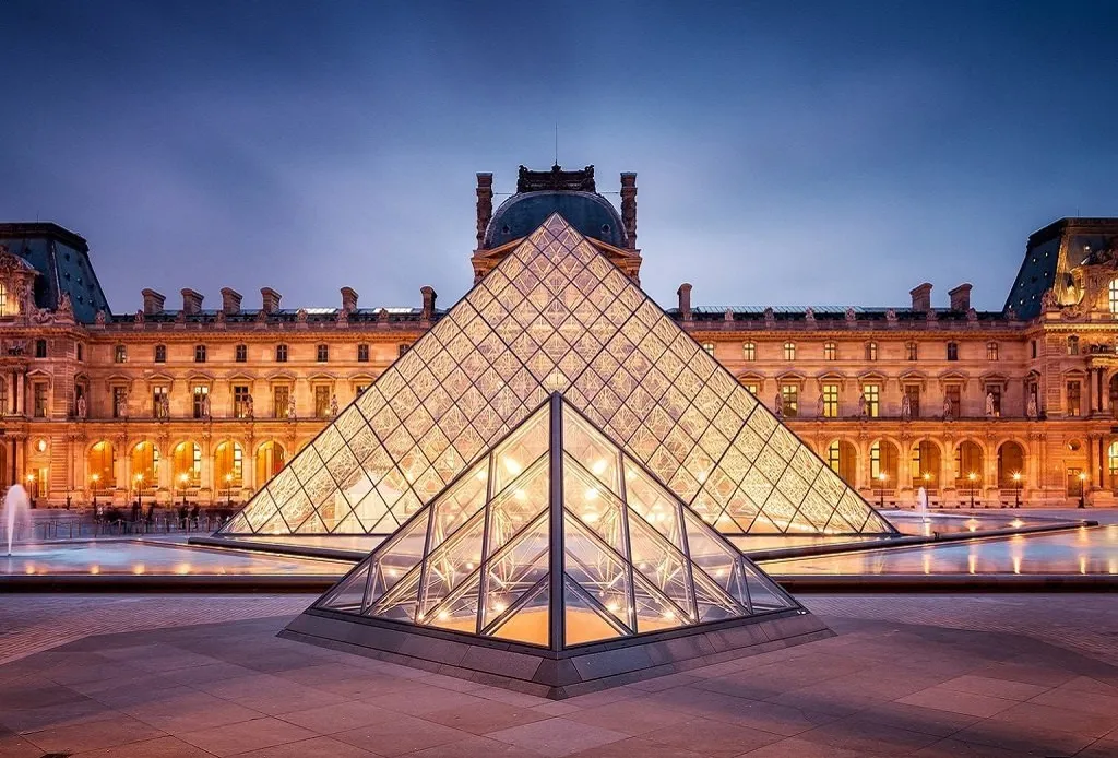 Galería Apolo del Louvre reabre al público con una nueva etapa tras millonario robo