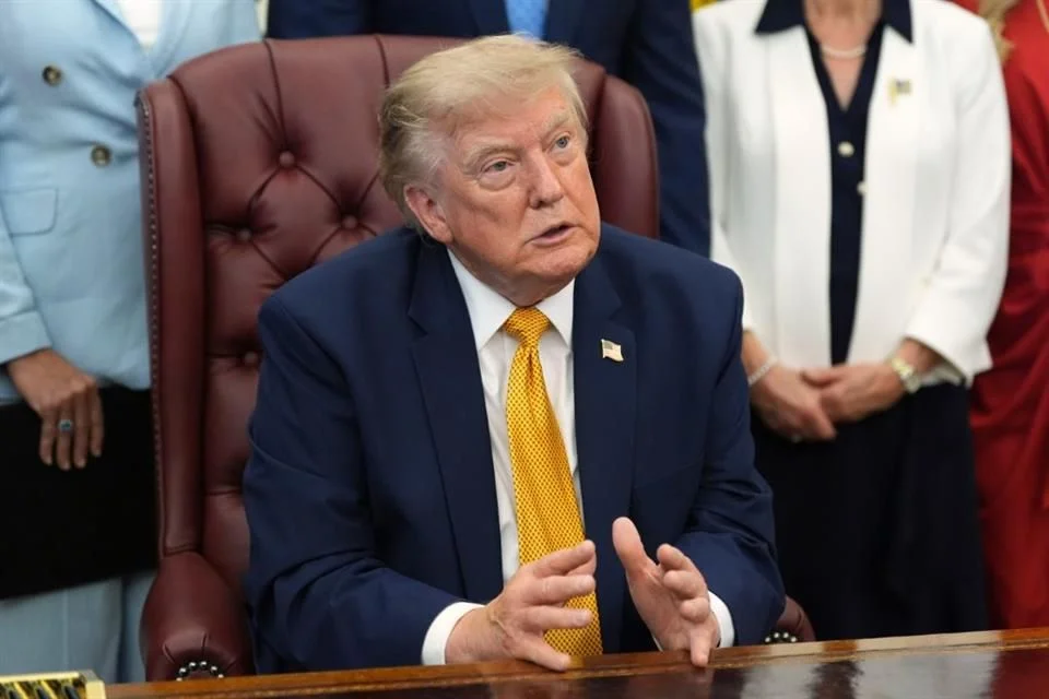 Trump afirma que Estados Unidos negocia con Irán y lanza nueva advertencia