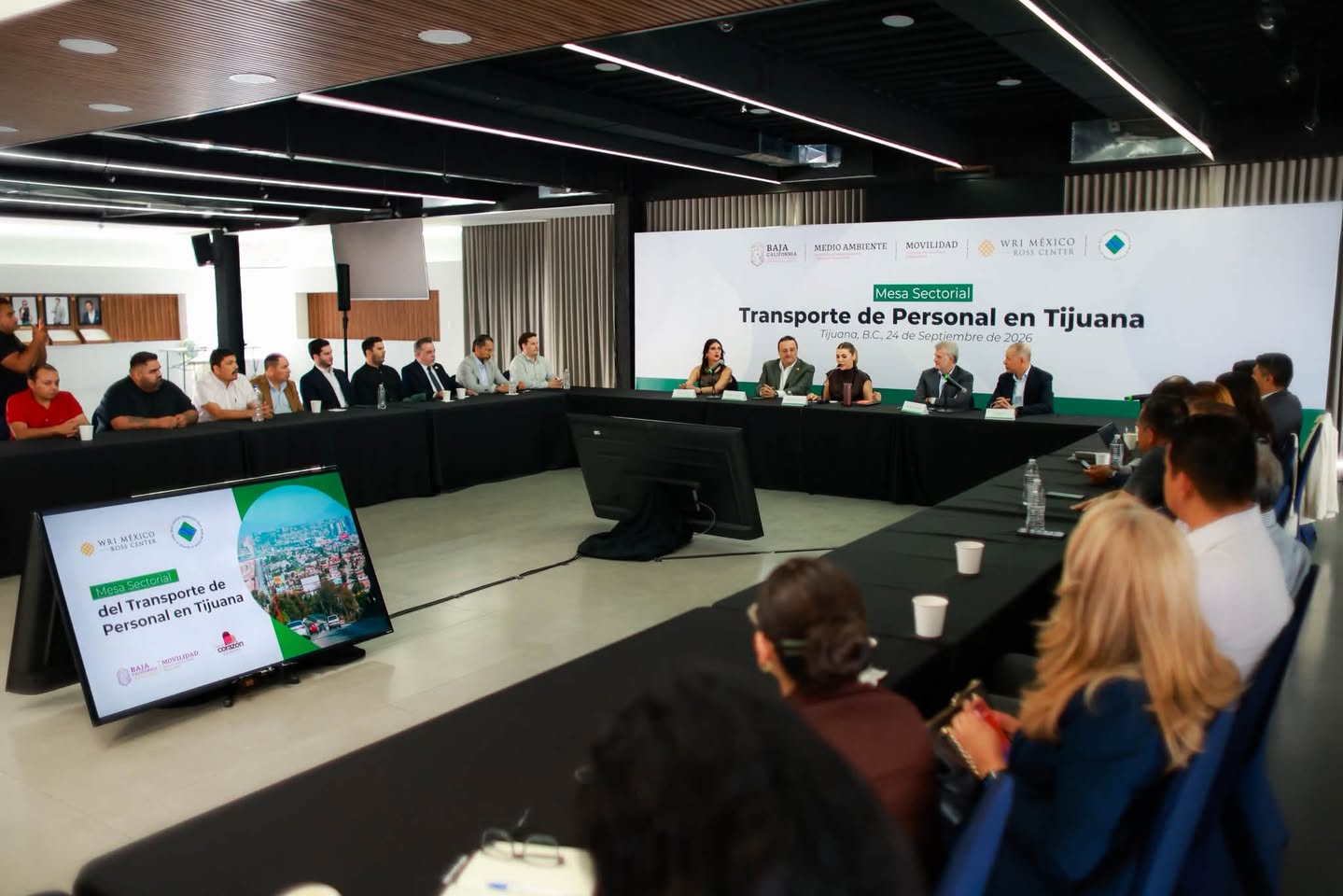 Analizan transporte de personal en Tijuana para mejorar servicio