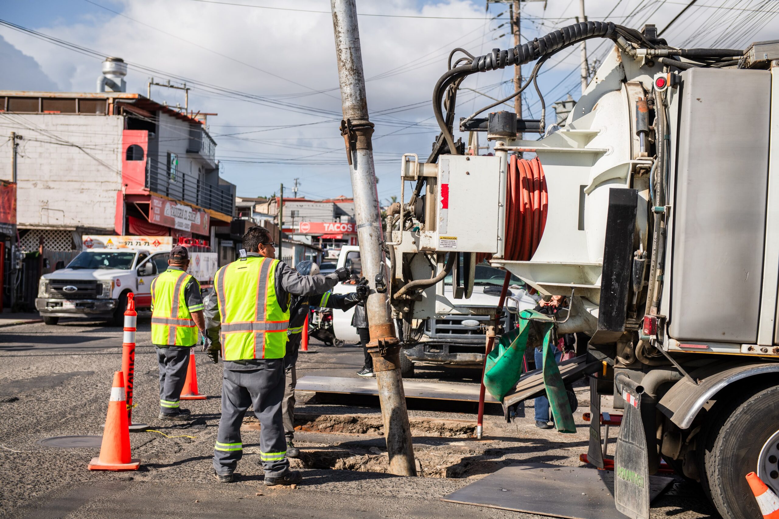 CESPT retira más de 4 mil metros cúbicos de residuos del drenaje de Tijuana